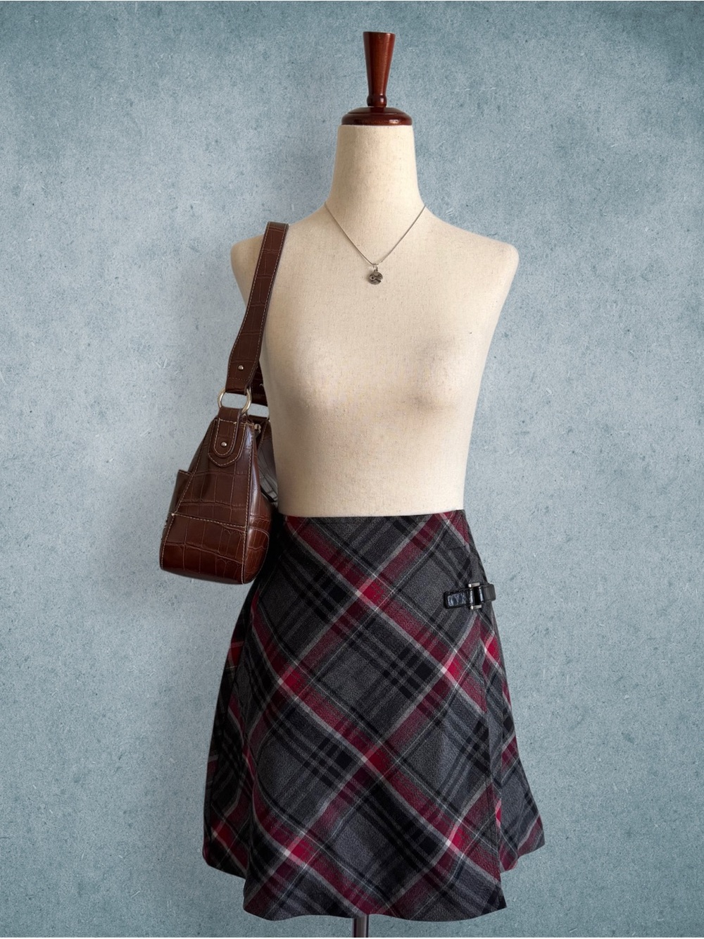 black plaid midi skirt - size 7